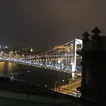 Riverside Flat With King Castle View Appartement *