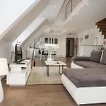 Riverside Flat With King Castle View Boedapest