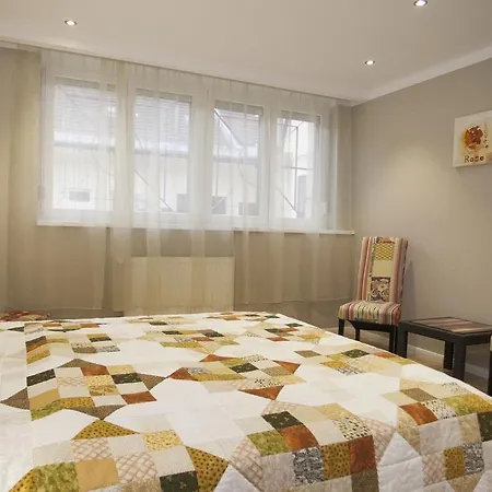 Riverside Flat With King Castle View Apartamento