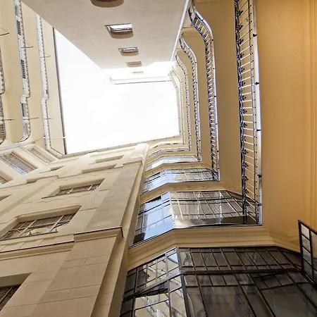 Apartamento Riverside Flat With King Castle View