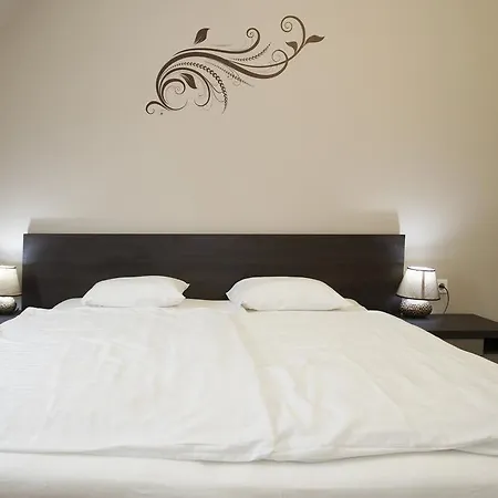 Riverside Flat With King Castle View Apartment *