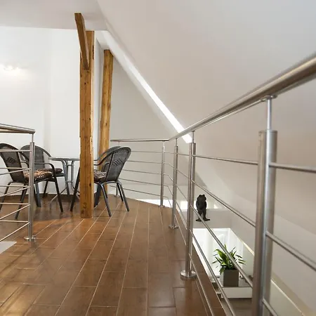 Riverside Flat With King Castle View Apartament